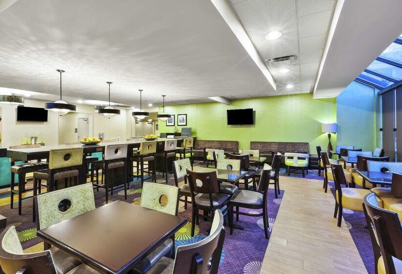 ホテル Hampton Inn Clinton
