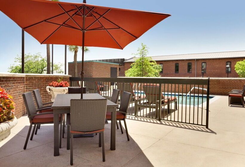 هتل Hampton Inn Columbiadowntown Historic District