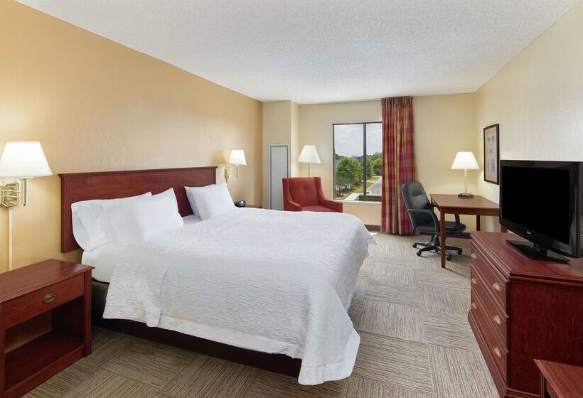 هتل Hampton Inn Columbus North