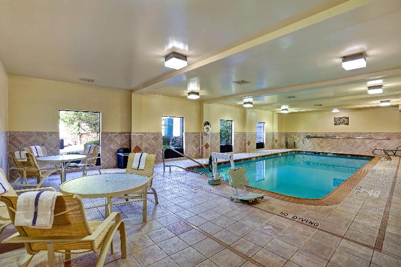 هتل Hampton Inn Cortland