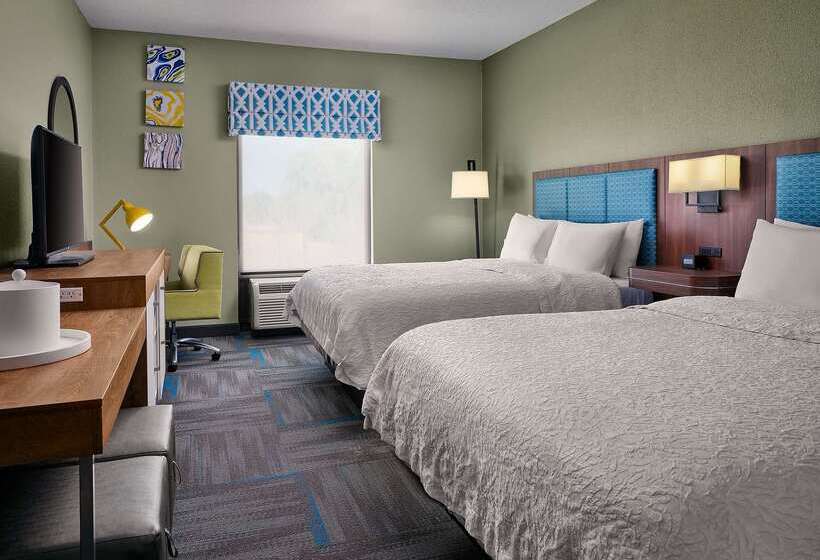 בית מלון כפרי Hampton Inn Covington