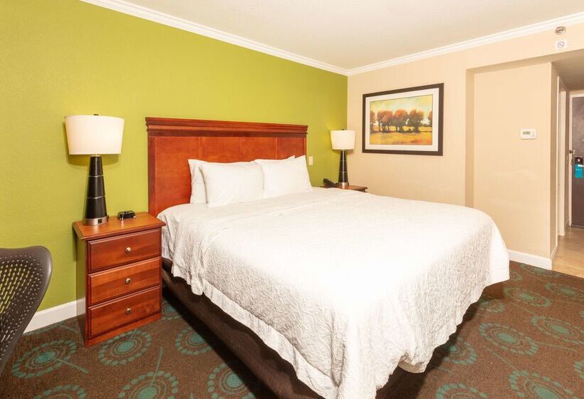 هتل Hampton Inn Daytona Speedway
