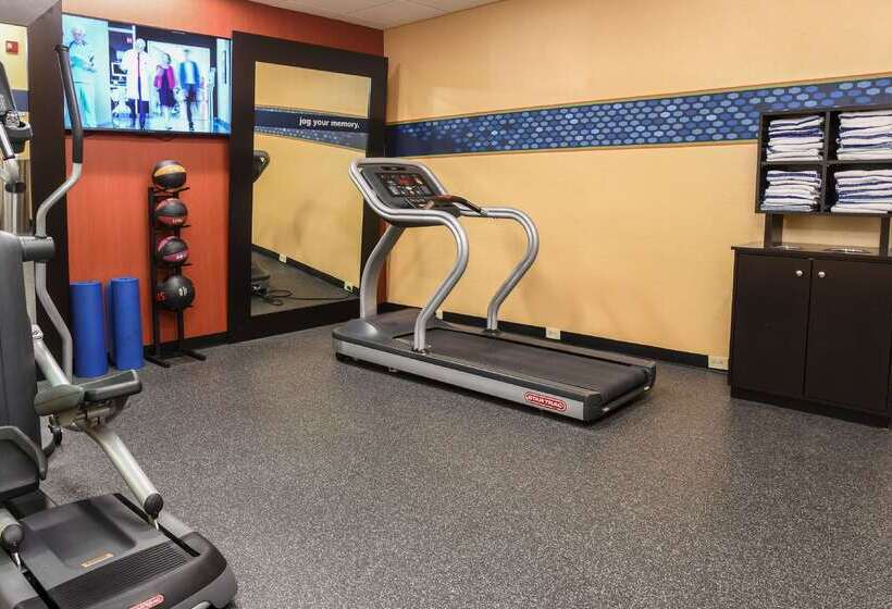 בית מלון כפרי Hampton Inn Dry Ridge