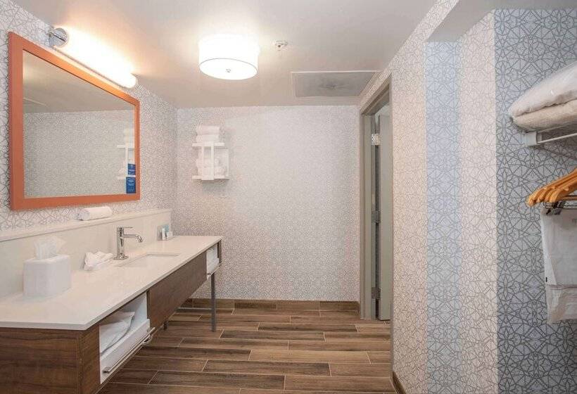 בית מלון כפרי Hampton Inn Dry Ridge
