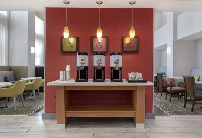 هتل Hampton Inn Fayetteville