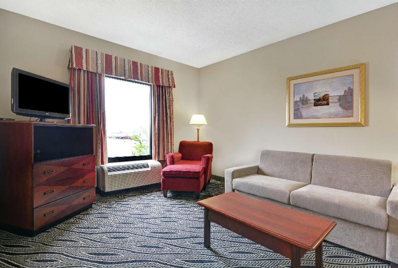 هتل Hampton Inn Fayetteville