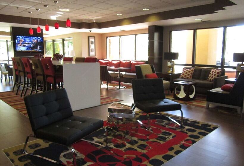 فندق Hampton Inn Ft. Myersairport I75