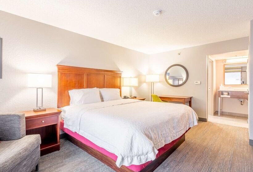 Отель Hampton Inn Gainesville