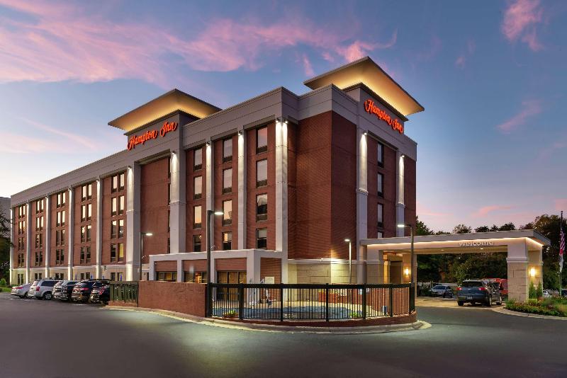 هتل Hampton Inn Greensboro Airport