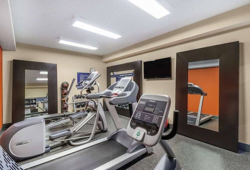 هتل Hampton Inn Heath Newark