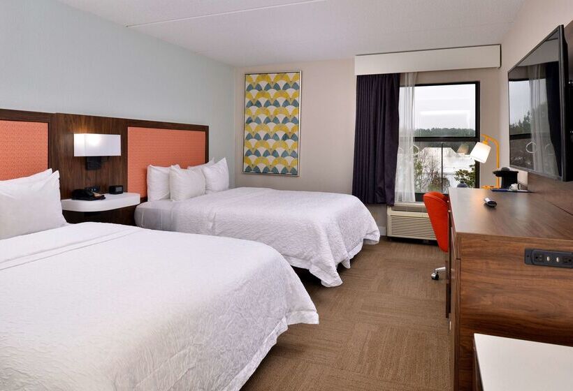 בית מלון כפרי Hampton Inn Henderson