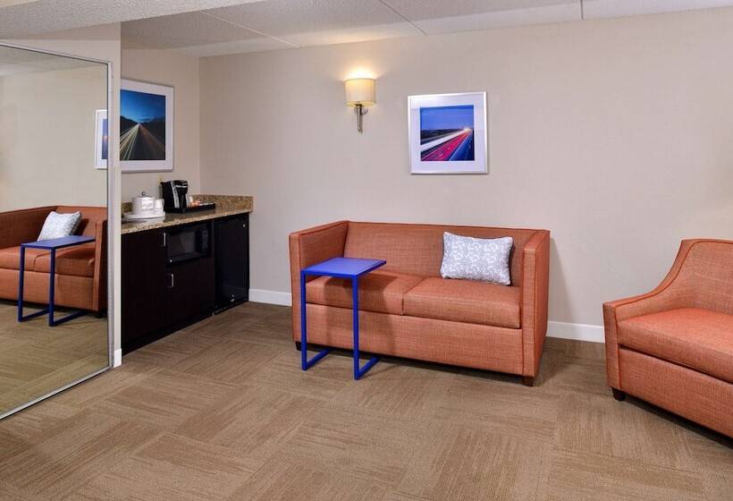 בית מלון כפרי Hampton Inn Henderson