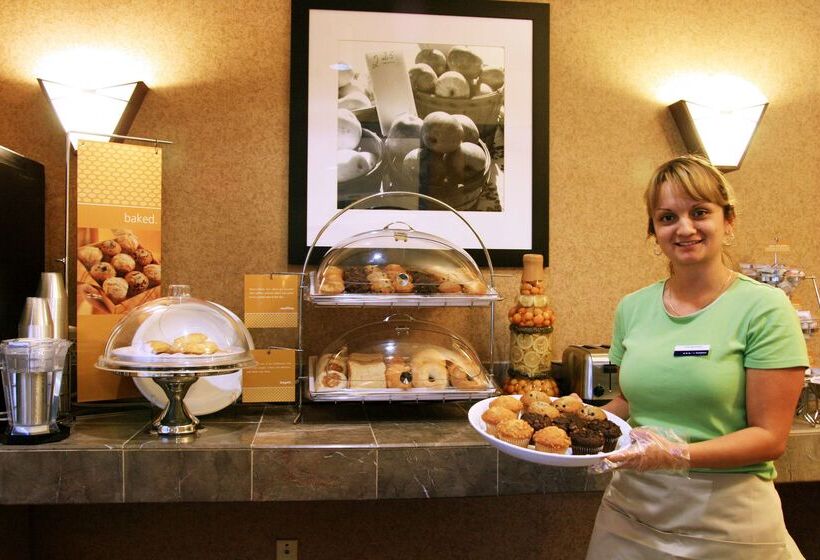 هتل Hampton Inn Houston Brookhollow
