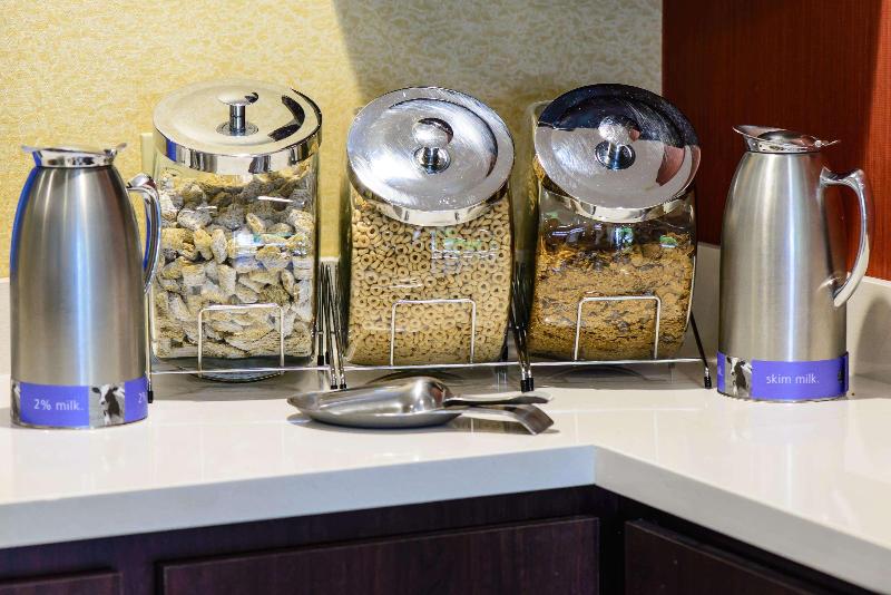 هتل Hampton Inn Houstonpearland