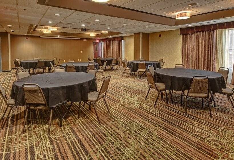 هتل Hampton Inn Indianapolissw/plainfield