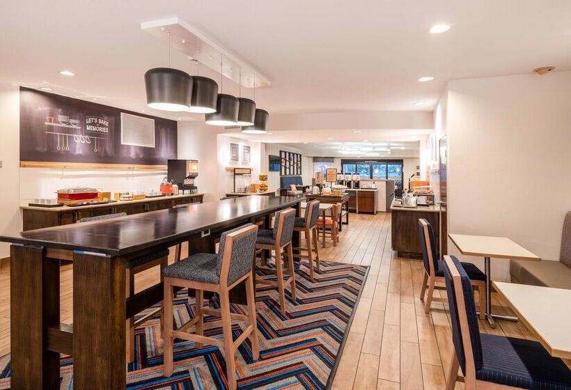 هتل Hampton Inn By Hilton Irvine East   Lake Forest