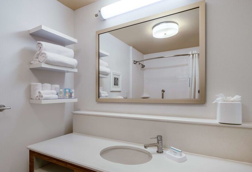 هتل Hampton Inn By Hilton Irvine East   Lake Forest