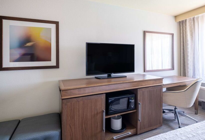هتل Hampton Inn By Hilton Irvine East   Lake Forest