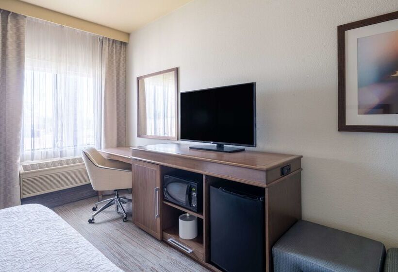 هتل Hampton Inn By Hilton Irvine East   Lake Forest