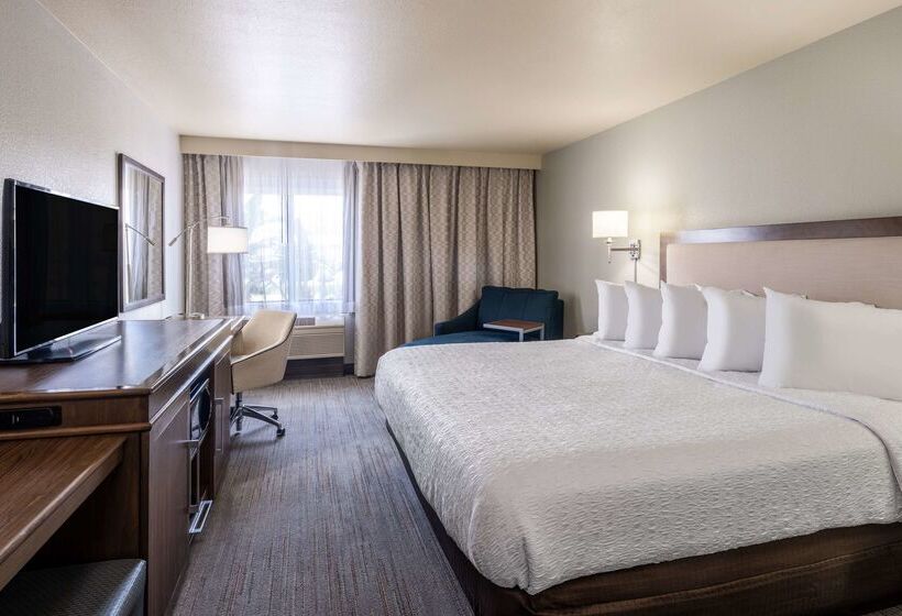 هتل Hampton Inn By Hilton Irvine East   Lake Forest