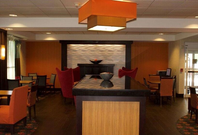 هتل Hampton Inn Ithaca