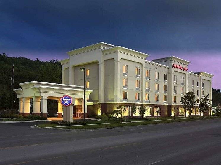 هتل Hampton Inn Ithaca