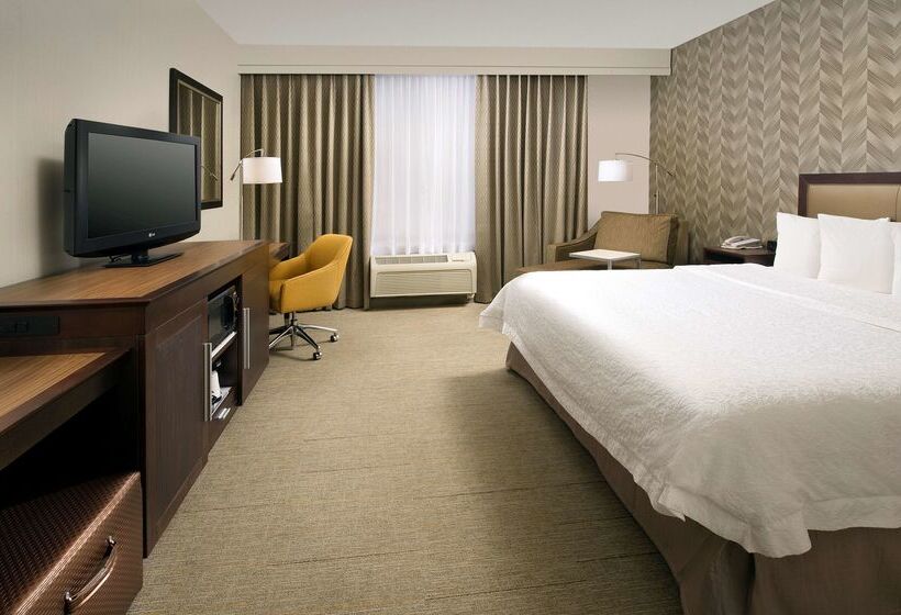 Отель Hampton Inn Kansas City The Legends