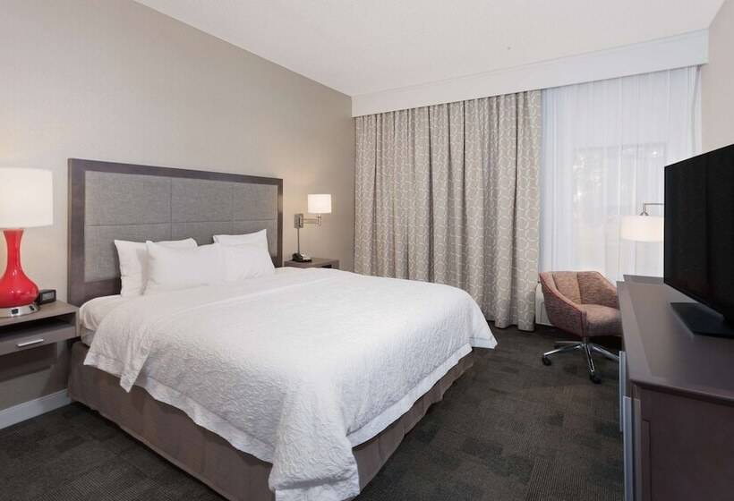 Отель Hampton Inn Lancaster