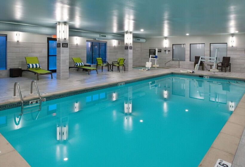 בית מלון כפרי Hampton Inn Laporte In
