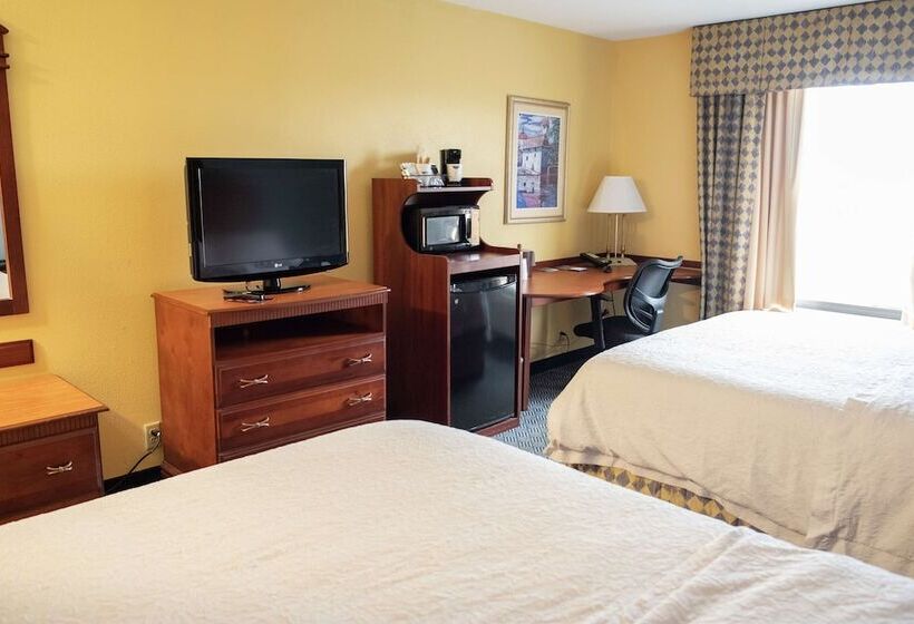 Отель Hampton Inn Lebanon