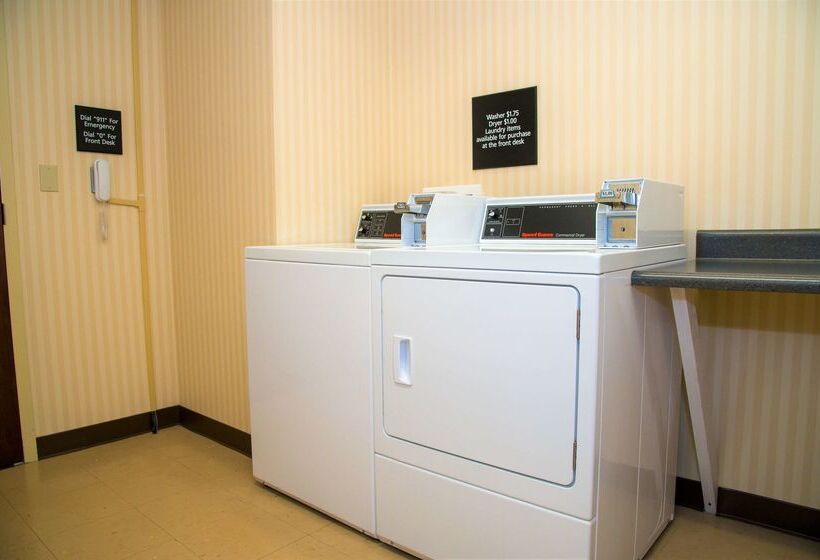 هتل Hampton Inn Lewisburg