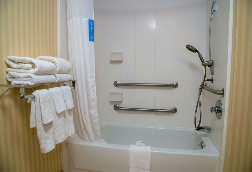 هتل Hampton Inn Lewisburg