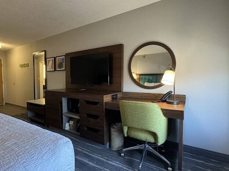 هتل Hampton Inn Lincoln South Heritage Park