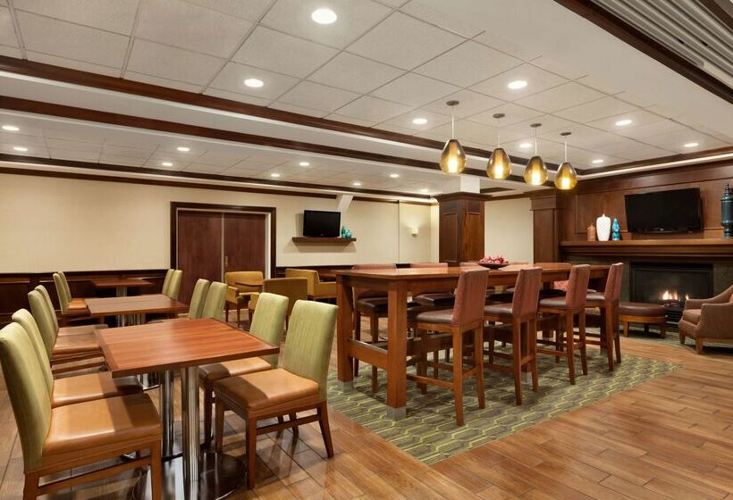 فندق Hampton Inn Long Island  Brookhaven