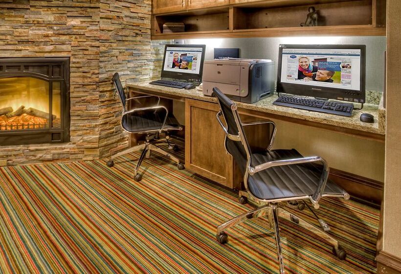 هتل Hampton Inn Marion