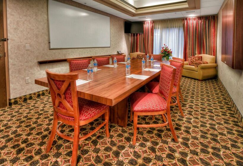 هتل Hampton Inn Marion