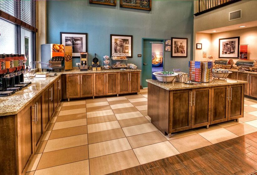 هتل Hampton Inn Marion