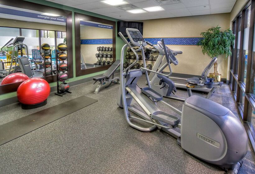 هتل Hampton Inn Marion