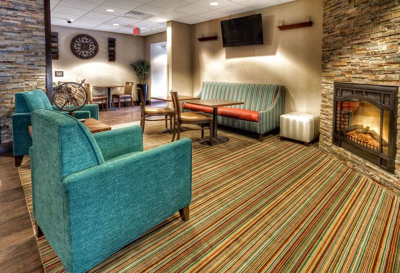 هتل Hampton Inn Marion