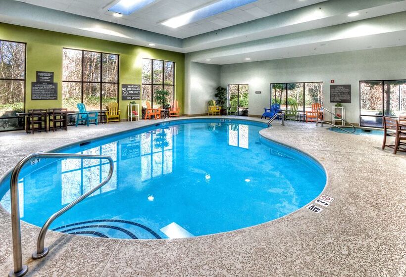 هتل Hampton Inn Marion