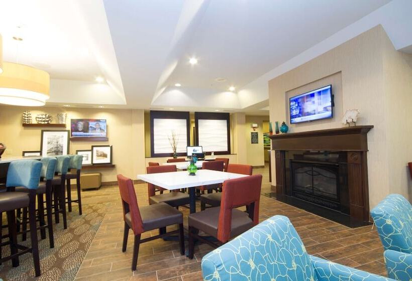 Отель Hampton Inn Marshall