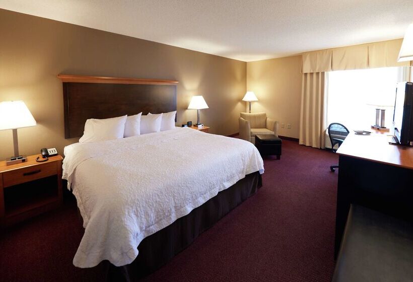 Отель Hampton Inn Massillon