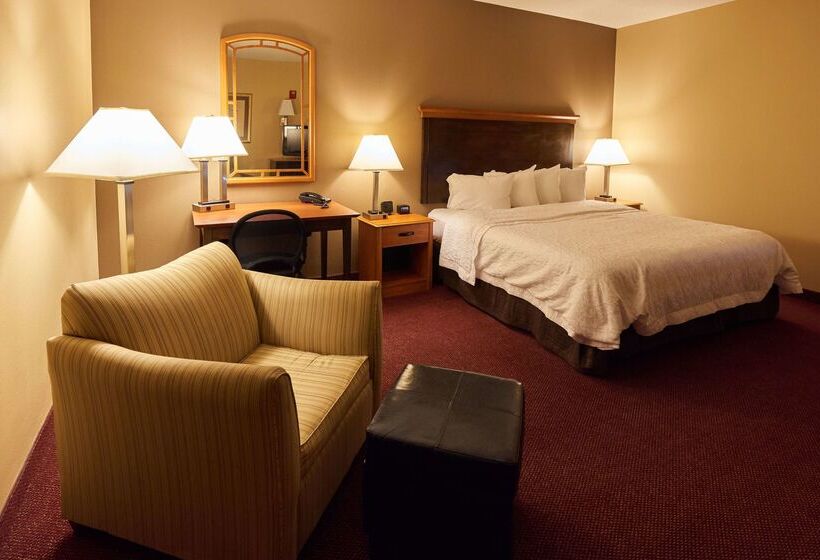 Отель Hampton Inn Massillon