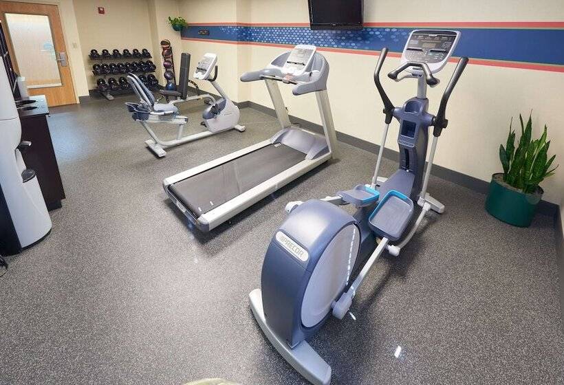 Отель Hampton Inn Massillon