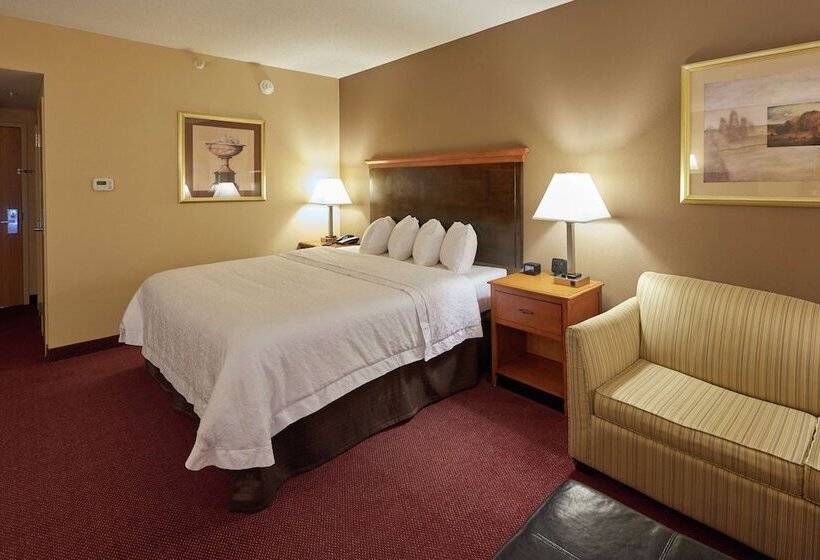 Отель Hampton Inn Massillon