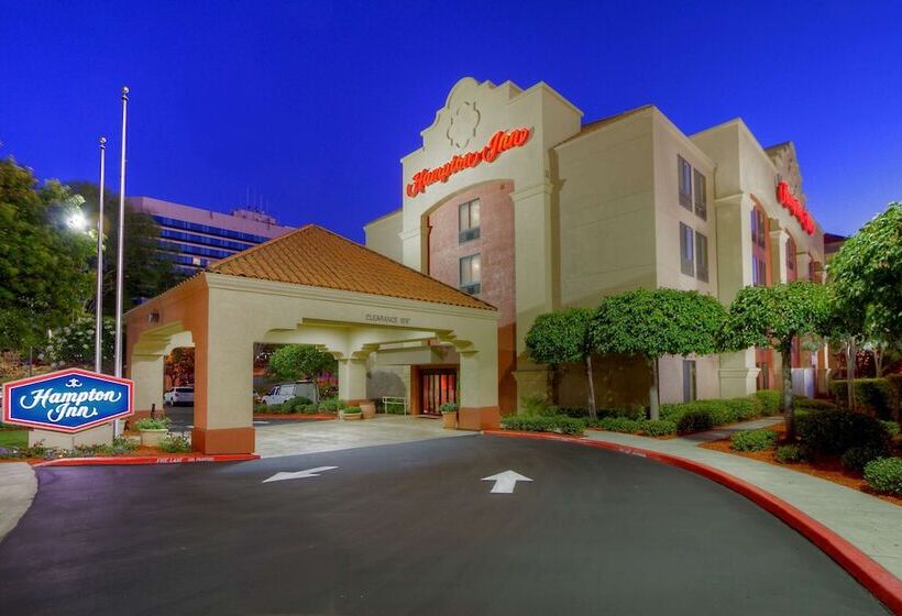 هتل Hampton Inn Milpitas