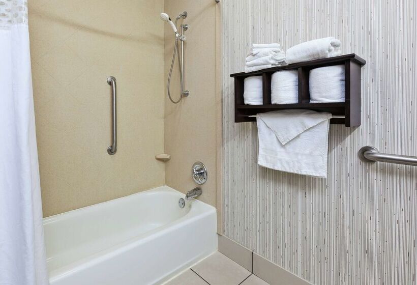 Отель Hampton Inn Monroe