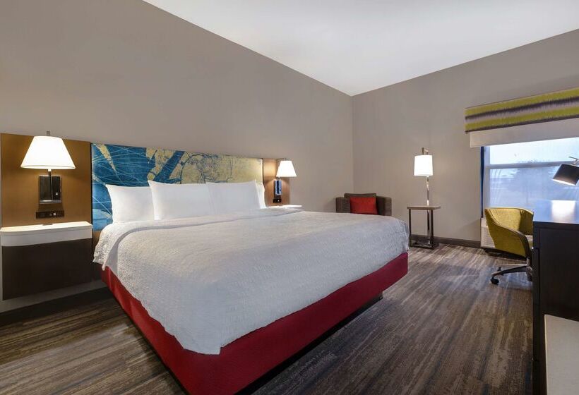 Отель Hampton Inn Natchitoches