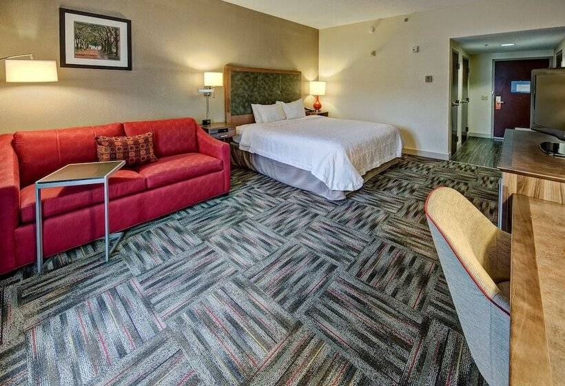 هتل Hampton Inn Newberry Opera House