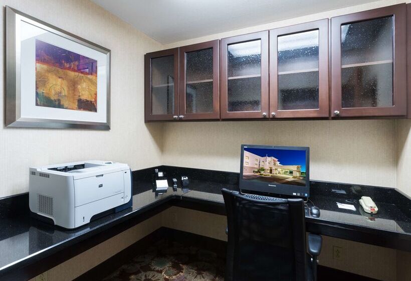 هتل Hampton Inn By Hilton Odessa